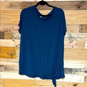 Xersion size 1X Blue Short Sleeve Soft & Stretchy Tie-Front Scoop Neck T-shirt